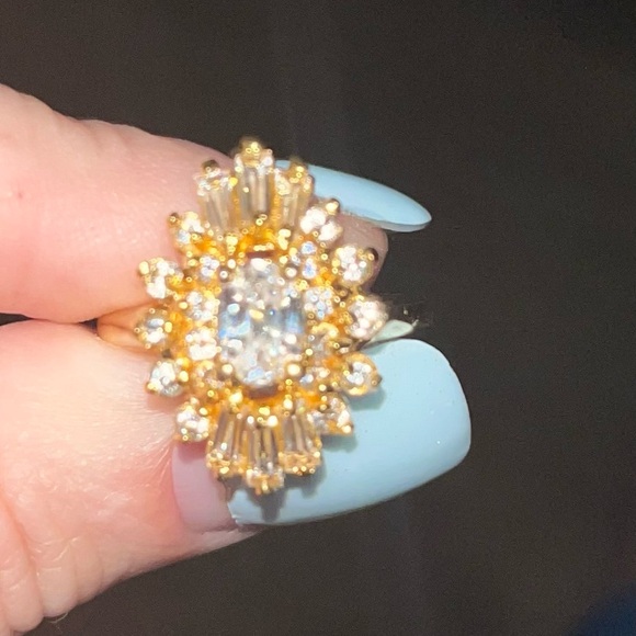 Vintage signed Avon Elizabeth Taylor ring - Picture 3 of 7